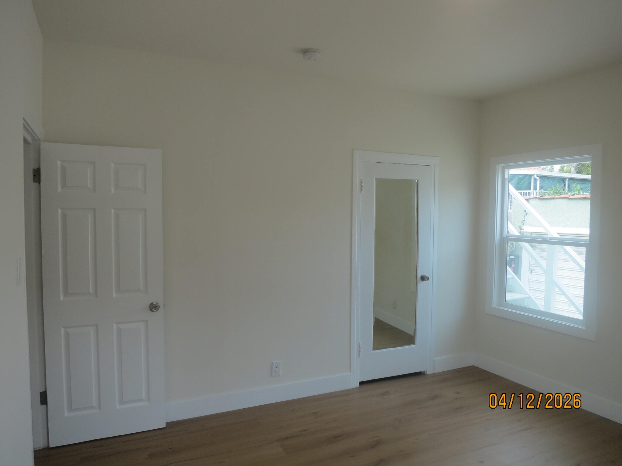 Building Photo - 2045 S Harcourt Ave