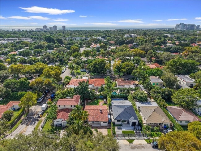 Building Photo - 1814 SW 22nd Terrace