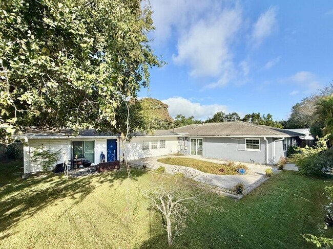 Building Photo - 2658 Sunny Breeze Ave