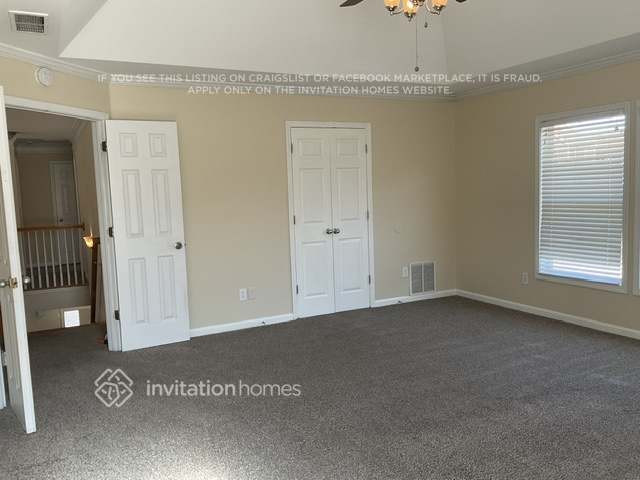 Building Photo - 2735 Wolf Trail