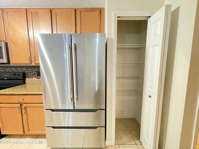 Building Photo - 4066 Meander Pl