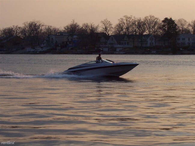 Building Photo - 2 br, 1.5 bath House - 121 N North Shore Dr