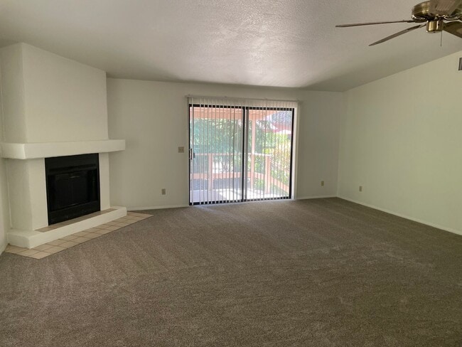 Building Photo - Village of Oak Creek  6-MONTH LEASE TERM