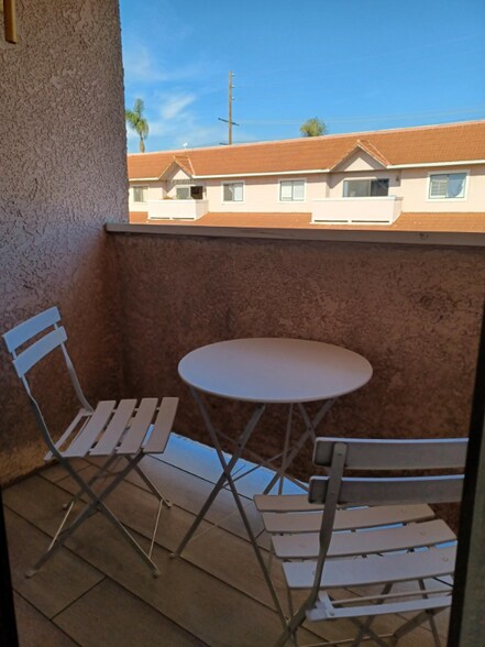 Building Photo - 10943 Laurel Canyon Blvd