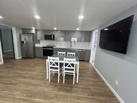 Building Photo - R00282