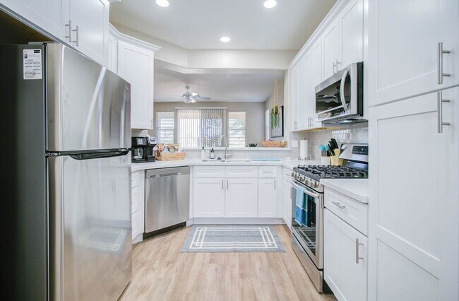 Building Photo - 1000 S Roanoke St