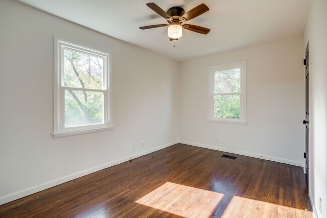Building Photo - Great Belair Rental