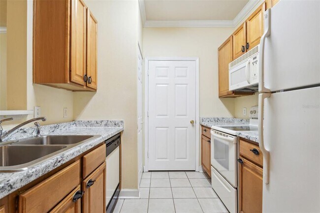 Building Photo - 18332 Bridle Club Dr