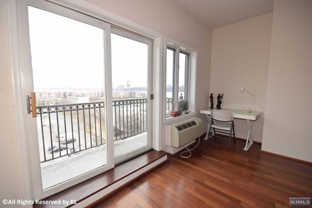 Building Photo - 3514 City Pl