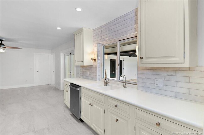Building Photo - 4 Copaire Rd