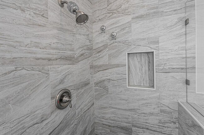 Building Photo - 312 W 28th St