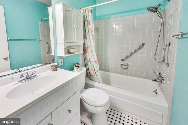 Building Photo - 806 Hope Ct