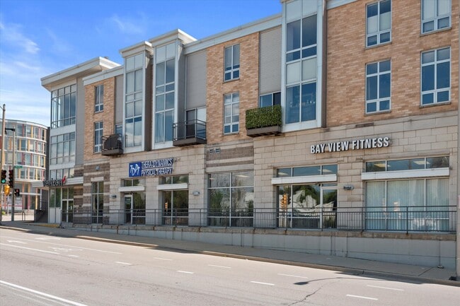 Building Photo - 2121 S Kinnickinnic Ave