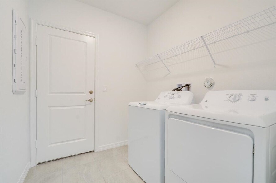 Building Photo - 5028 Armina Pl