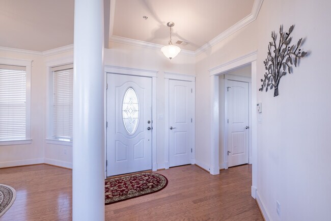 Building Photo - 101 Swan Cove Ln