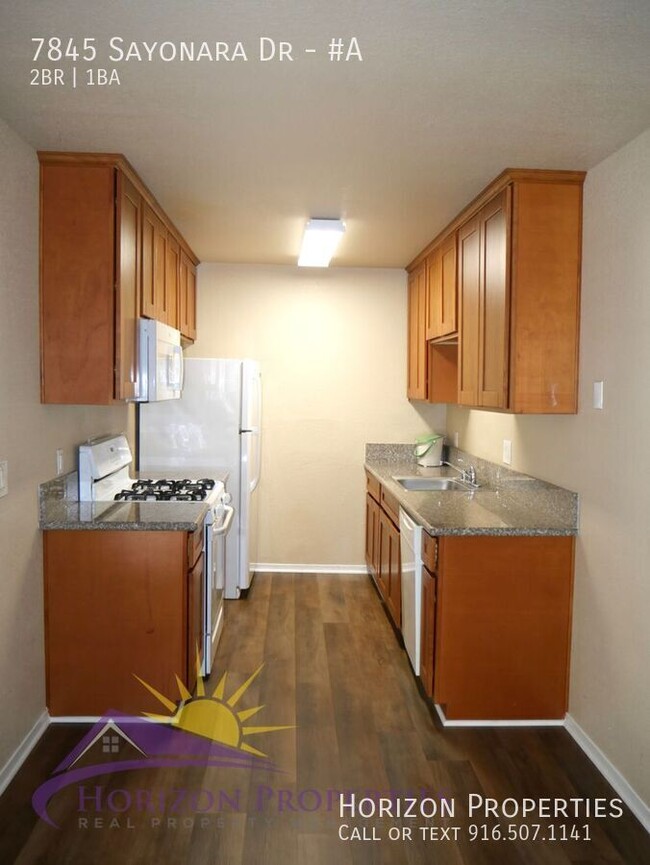 Building Photo - 2 Bed 1 Bath Remodeled Fourplex Unit - Cit...