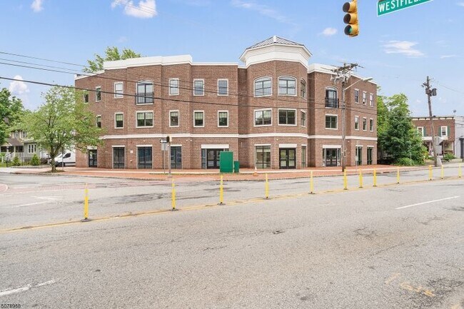 Building Photo - 501 South Ave