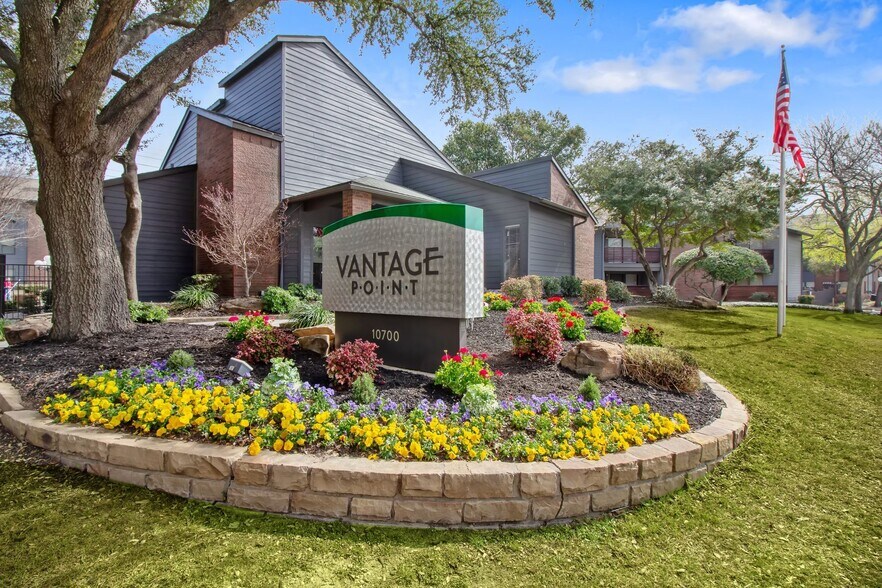 Vantage Point Apartments Dallas, TX Apartment Finder