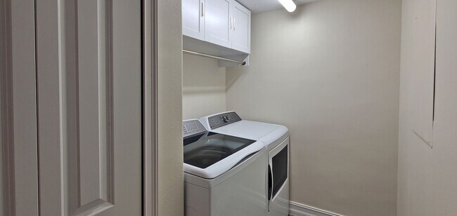 Building Photo - For rent condo Space Coast River Front