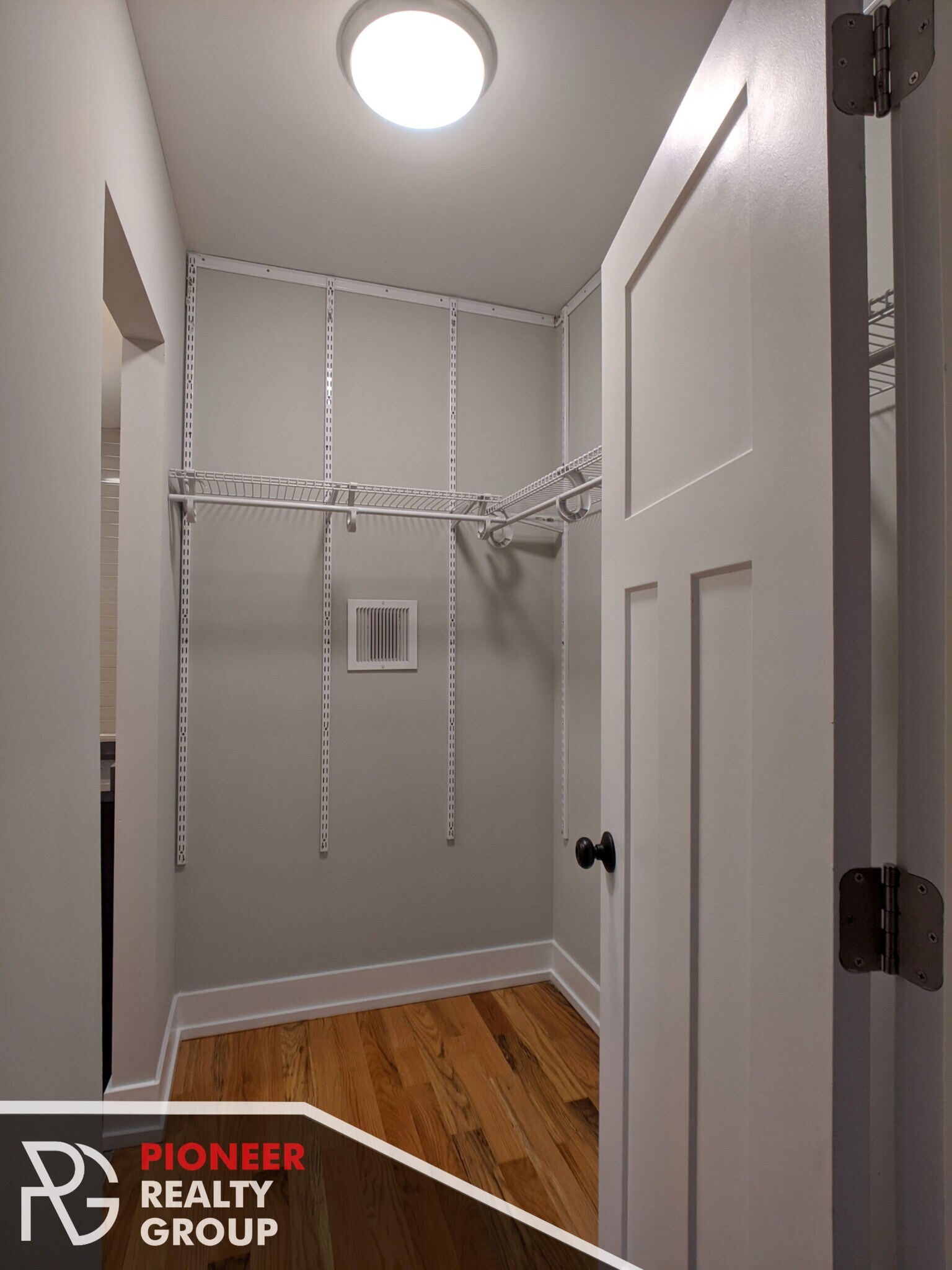 Building Photo - 2812 N Mildred Ave