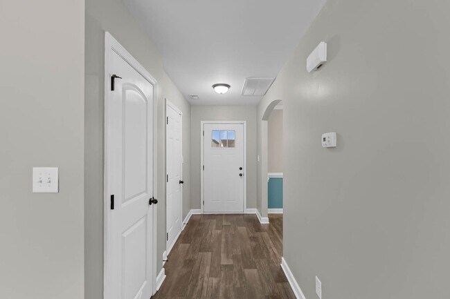 Building Photo - 3 Bed | 2.5 Bath | ~1,536 Sq Ft | Available for Rent