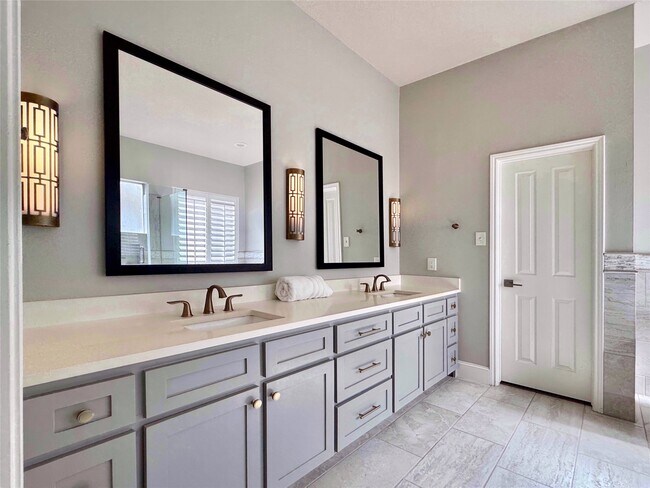 Building Photo - 251 N Maple Glade Cir