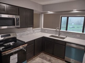 Building Photo - 8620 Salt Springs Rd