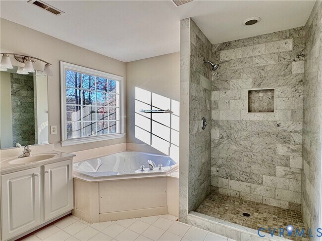 Building Photo - 11800 Autumnwood Ct
