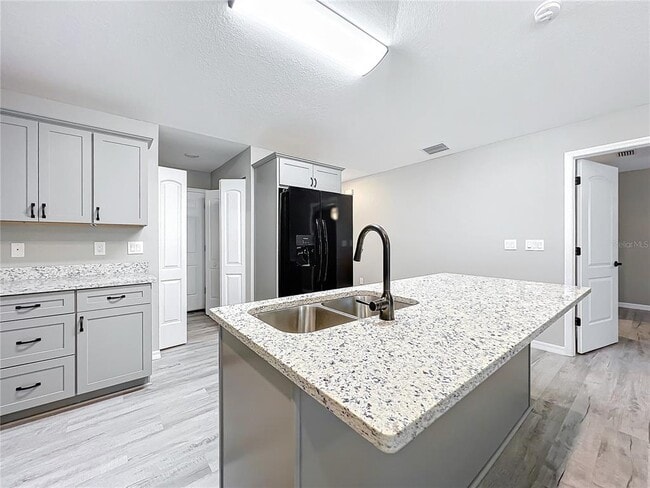Building Photo - 7091 Tamarind Way