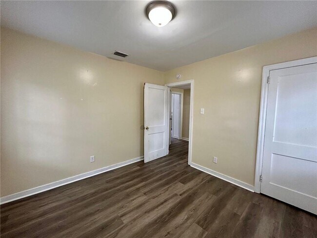 Building Photo - 2861 Ralston Rd