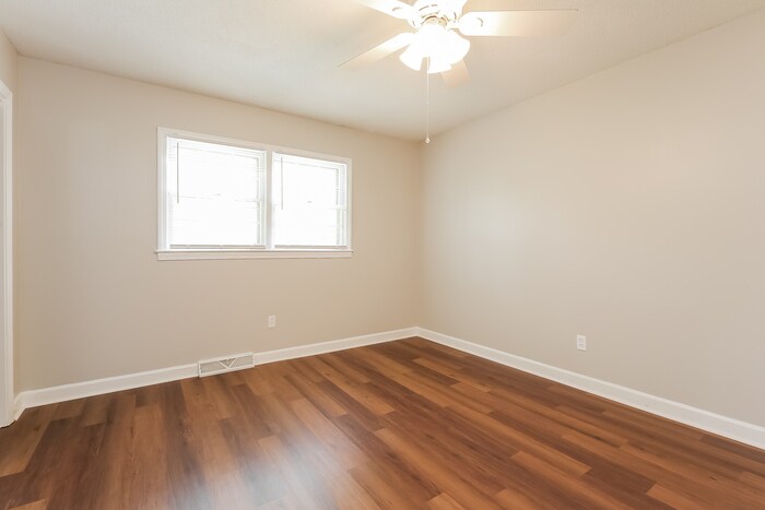 Building Photo - 12 Woodleigh Dr