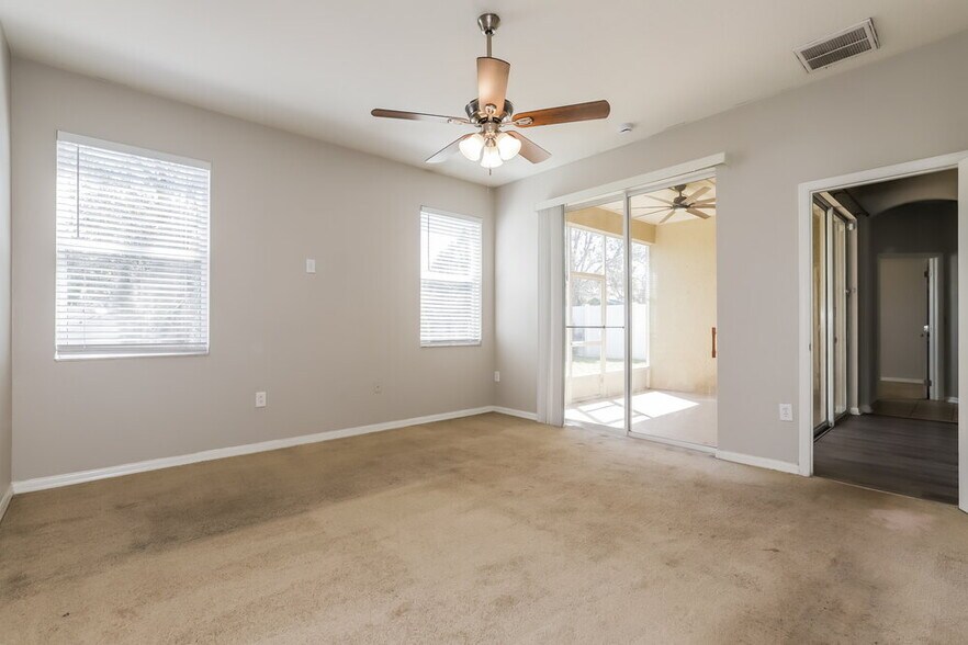 Building Photo - 427 Fern Gulley Dr