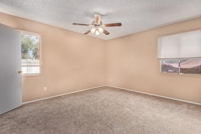 Building Photo - 4632 W Palo Verde Dr