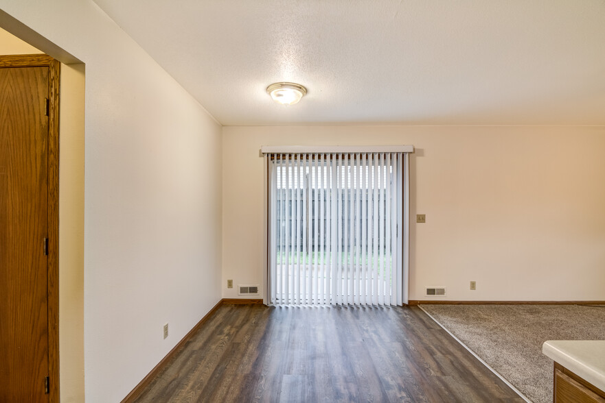 Building Photo - 2101 Mittelstadt Ln