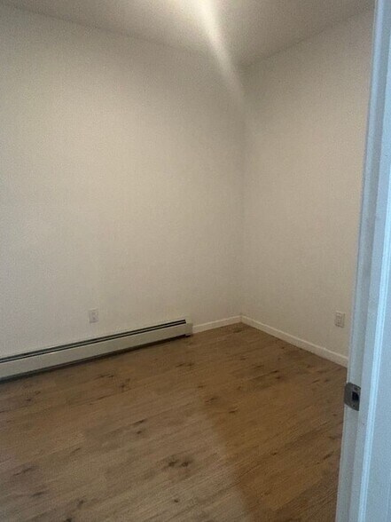 Building Photo - 155 16th Ave