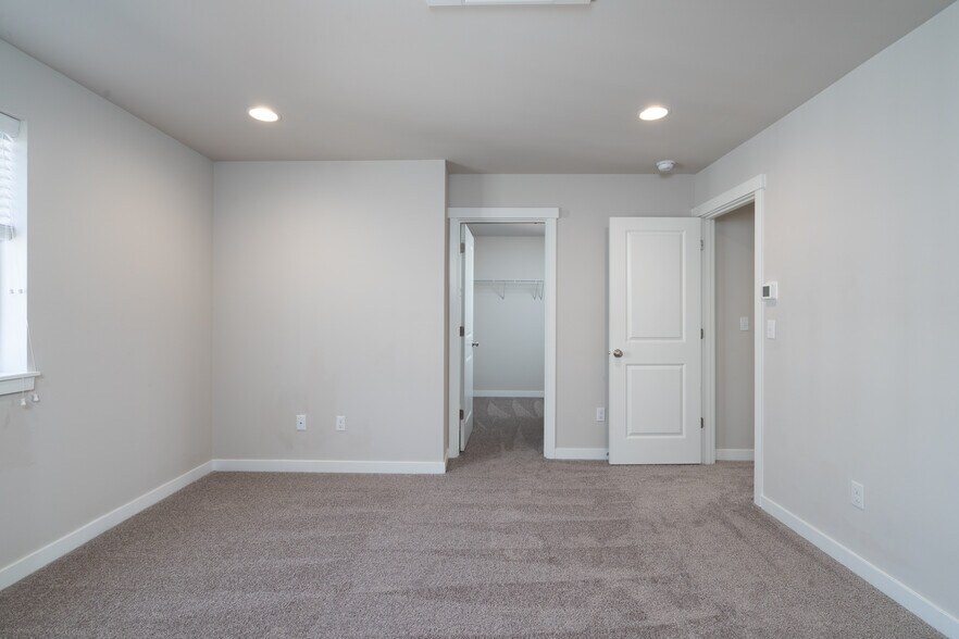 Building Photo - 604 F and S Grade Rd