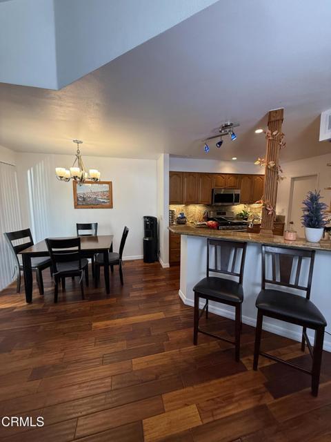 Building Photo - 137 E Scott St