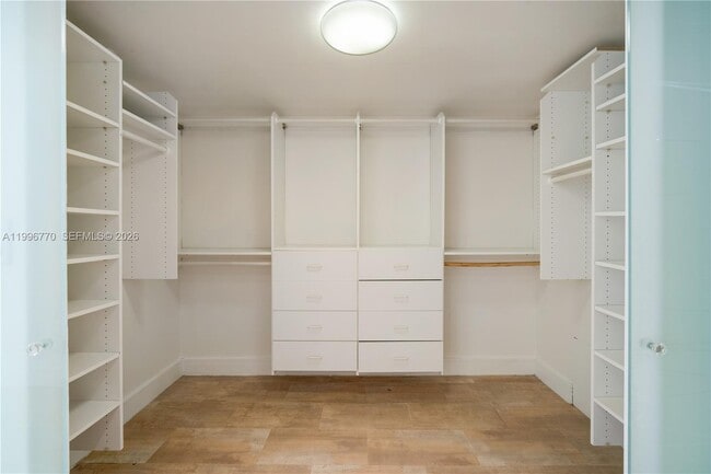 Building Photo - 181 Crandon Blvd