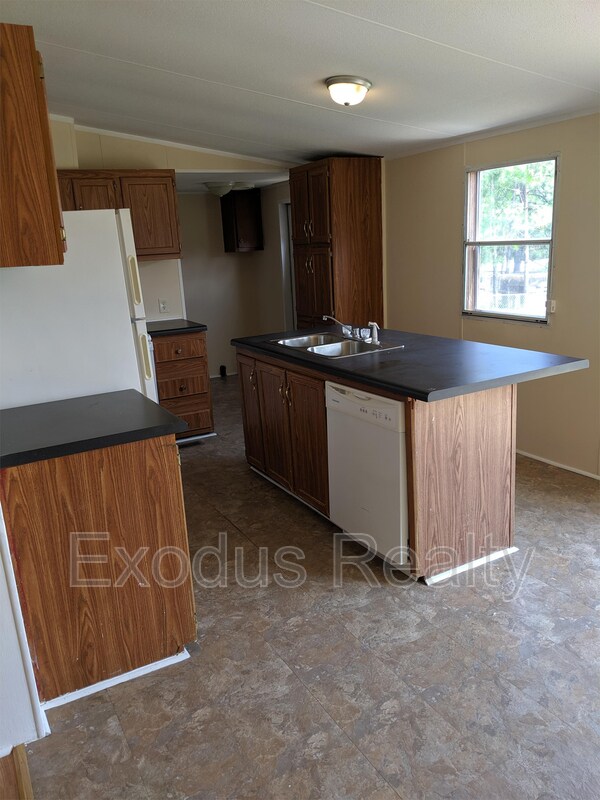 Building Photo - 220 Winding Ridge