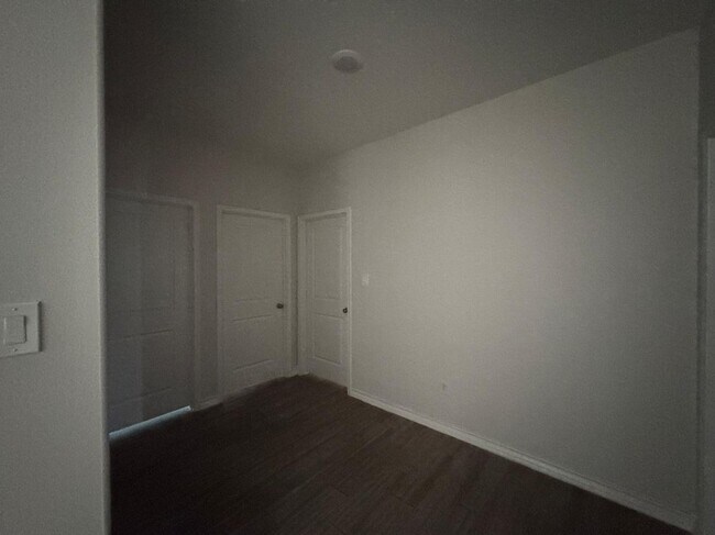 Building Photo - 6002 Amir Dr