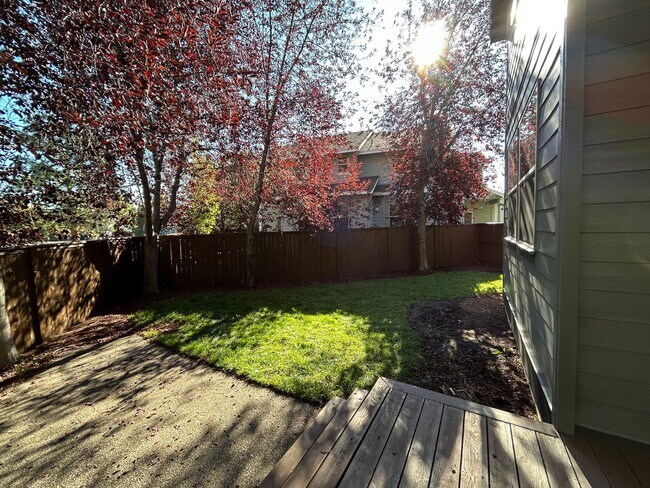 Building Photo - MOVE IN SPECIAL!   4 Bedroom / 2.5 Bathroo...