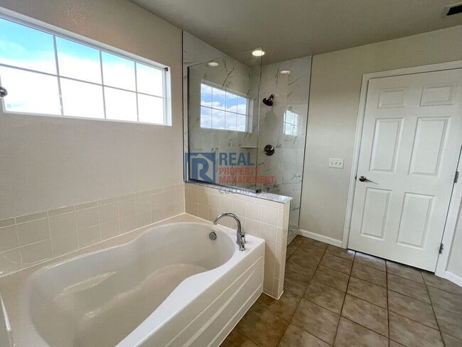 Building Photo - 3601 Vestal Loop