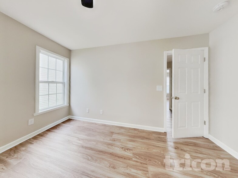 Building Photo - 1617 Faircrest Ln