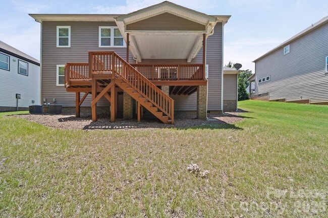Building Photo - 1912 Madeira Cir