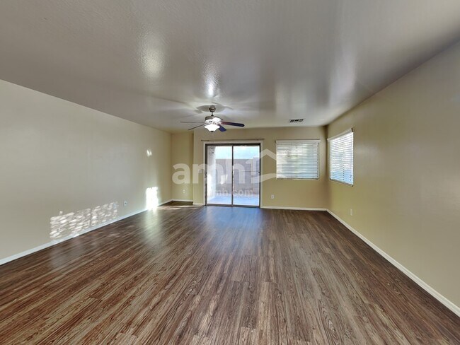 Building Photo - 3712 W Darrow St