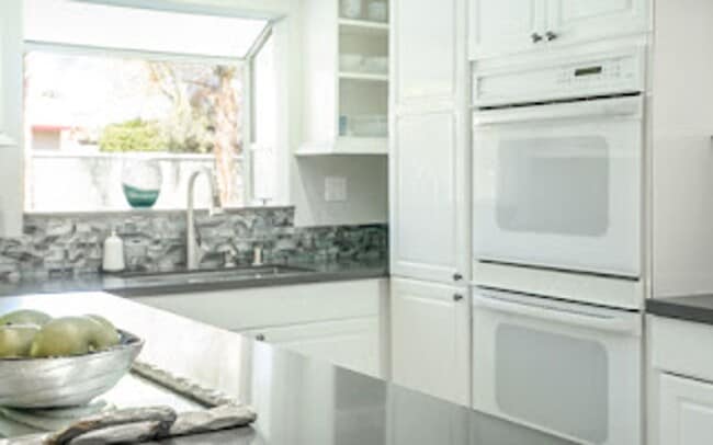 Building Photo - Racquet Club West, FURNISHED, Seasonal OR Long Term