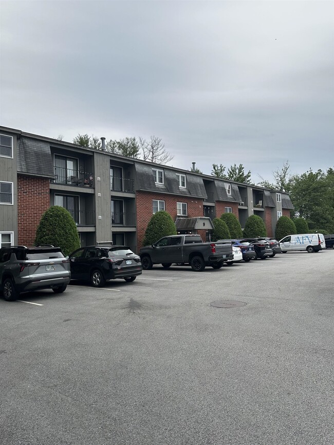 Primary Photo - 9 Blackstone Dr