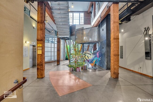 Building Photo - 461 2nd St