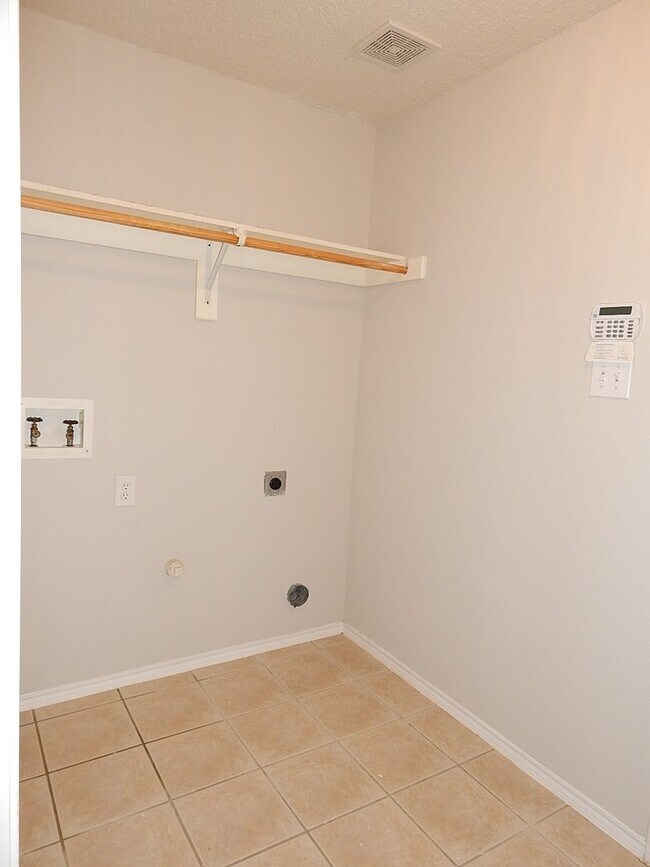 Building Photo - Updated Home in Falcon’s Lair with Fresh P...