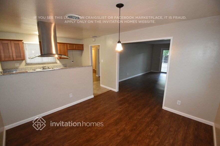 Building Photo - 5512 Chauncey Way